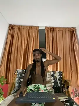 Malkon_Big: διαδικτυακό σόου στην κάμερα