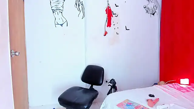 Emily_Coper18 Adlı Modelin Canlı XXX Sohbeti