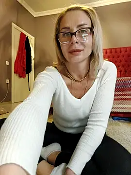 ElenabonyX Adlı Modelin Canlı XXX Sohbeti