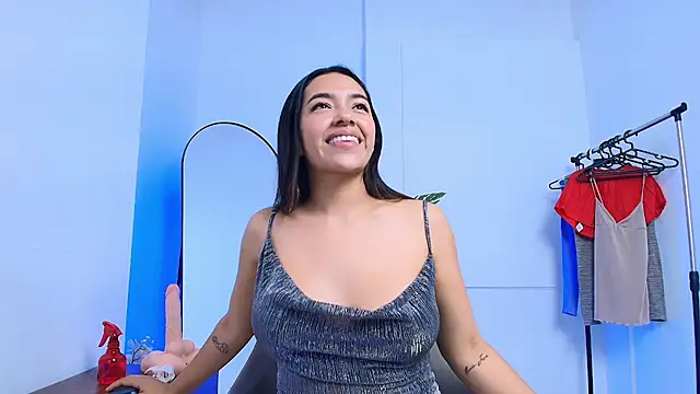 KatieBoison Adlı Modelin Canlı XXX Sohbeti