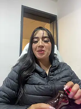 EmmyEvans1's Live XXX Chat