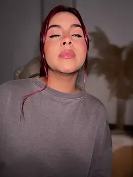 Chat XXX en directo de Zarahs_Blare1