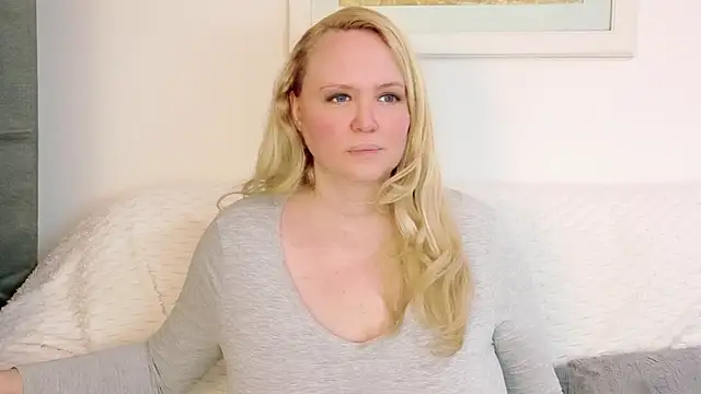 Sarah4youn Live XXX chat