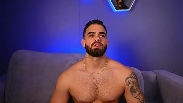 Paul_Phoenix live XXX chat