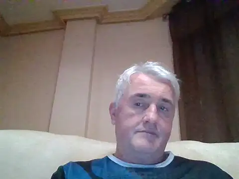 Cumlover5534 live XXX chat