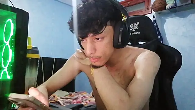 Dark_DesireX: онлайн-секс-чат