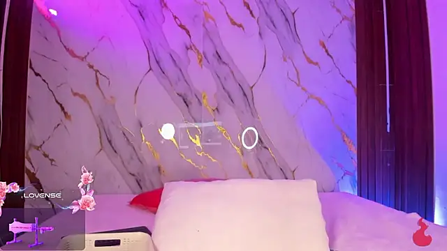 EmmiicuteのライブXXXチャット