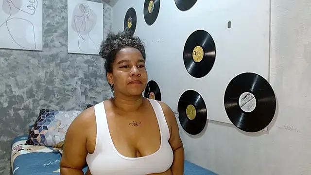 Ambar_foxyのライブXXXチャット