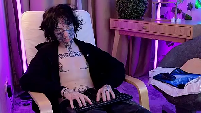 em0_b0y: онлайн-секс-чат