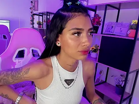 KarlaSlutSkinny__ Adlı Modelin Canlı XXX Sohbeti