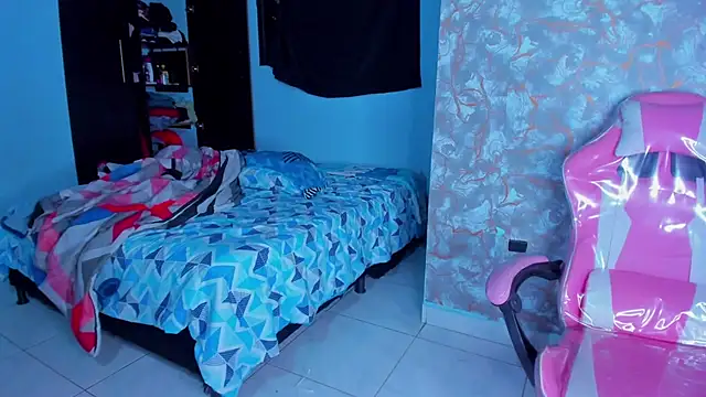 Chat +18 de AngelaCoffee ao vivo