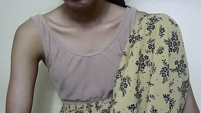 Chat +18 de Anu_tiny ao vivo