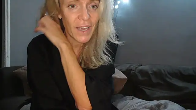 عرض كام LadyMissNipsnLips