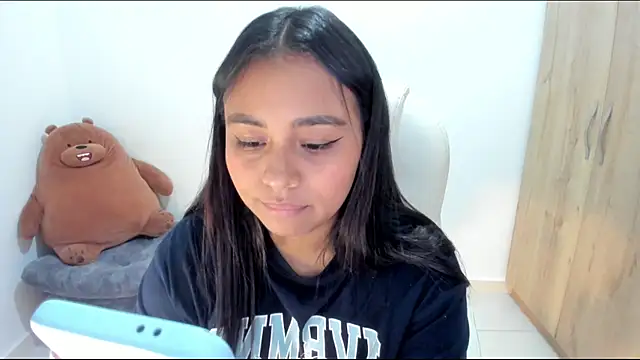 Ciara8 লাইভ XXX চ্যাট