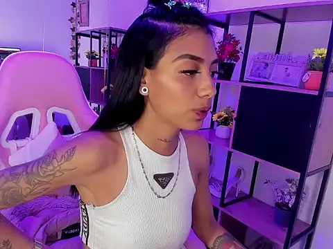 KarlaSlutSkinny__ Live XXX-Chat