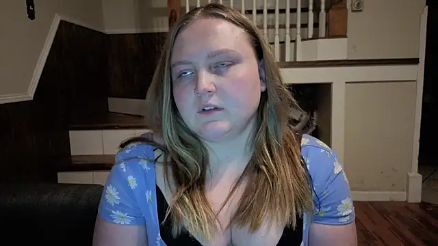 PhatAssBlond Show in webcam