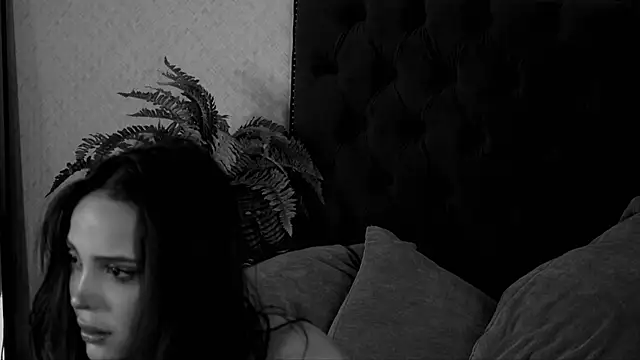 Pokazy przed kamerką – VitoriaCarusso