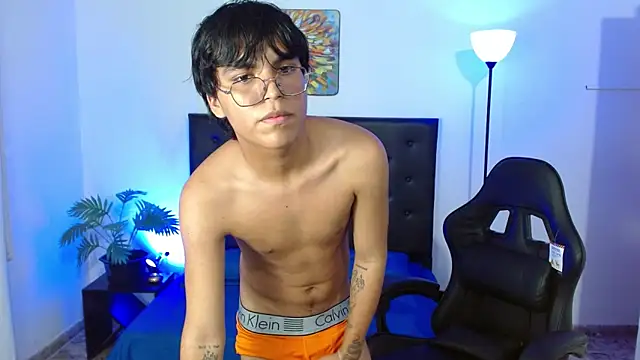 Maecum18 Webcam Show