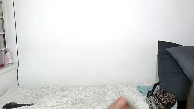 DarkBerry57: διαδικτυακό σόου στην κάμερα