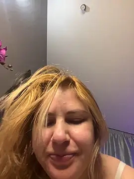 Chat +18 de Passion-Blondy ao vivo