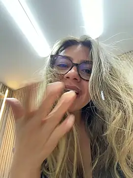 alicee16 – Naživo XXX chat