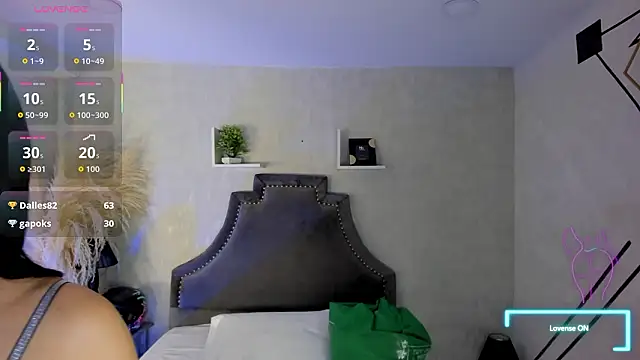 EmiliaRose_'s Live XXX Chat