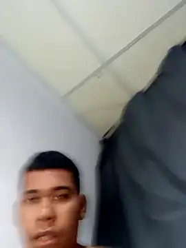 Show modela joserod1 na web-kameri