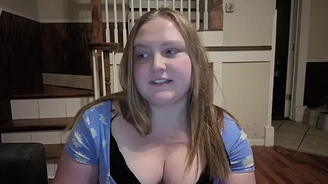 PhatAssBlond Webcam show