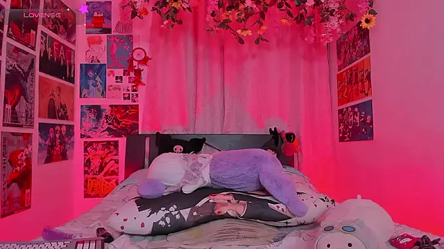 MissCurvyTop Chat XXX live