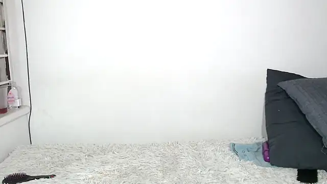 DarkBerry57: διαδικτυακό σόου στην κάμερα