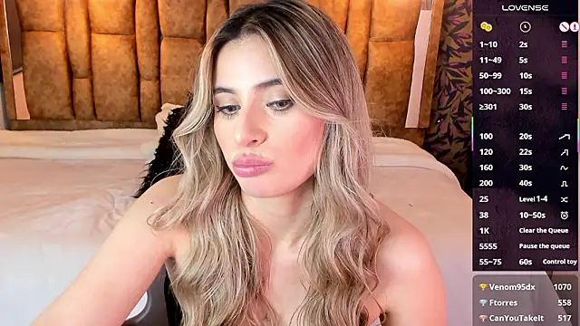 KiaraCarter's Webcam Show