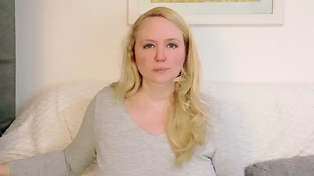 Sarah4you élő XXX-chatje