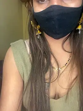 CUTI-NAINA Adlı Modelin Canlı XXX Sohbeti