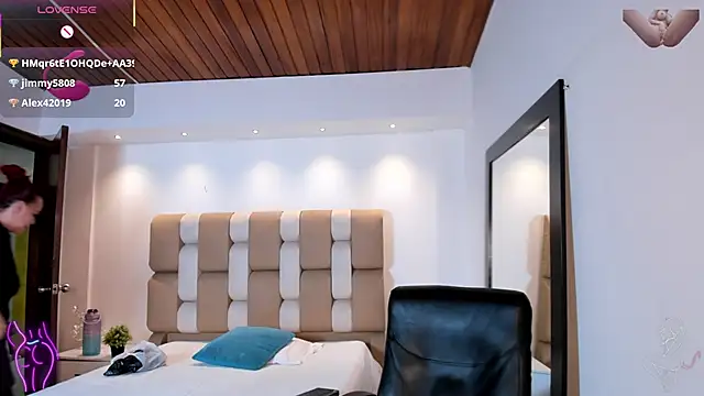 Chat +18 de victoria_mooree ao vivo