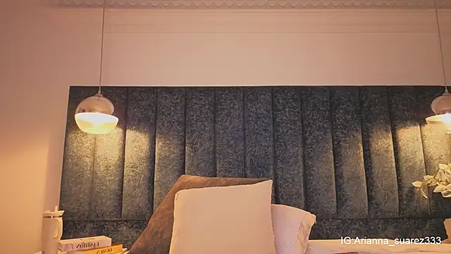 Chat +18 de Ariannaa_Suarez1 ao vivo