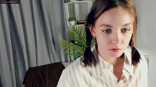 AlisonBallek Webcam Show