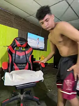 Aron2028 网络视讯表演