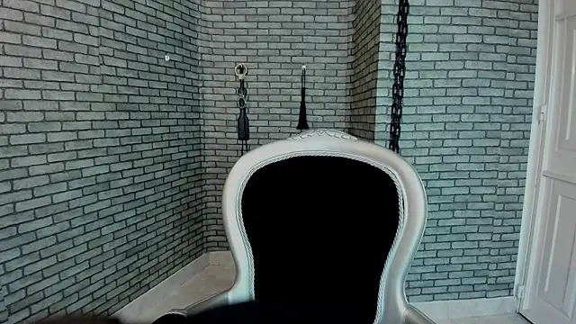 Briana_24 网络视讯表演