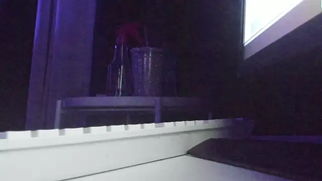 DemmiLove live XXX chat