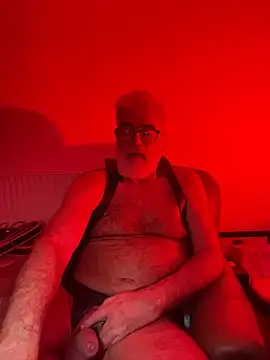LeatherSdaddy Show in webcam