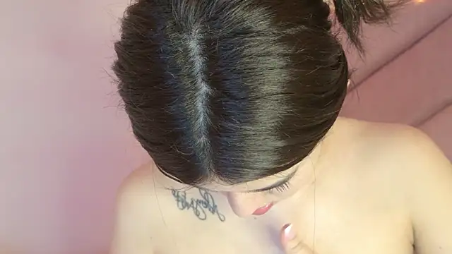 eva_sin18 Adlı Modelin Canlı XXX Sohbeti