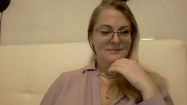 Emilia99 Adlı Modelin Web Kamerası Şovu