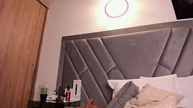 Chatroom XXX en direct de brenda_nova18