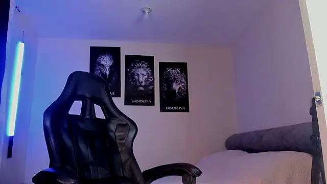 AUSTINN_TORRES: απευθείας συνομιλία ΧΧΧ