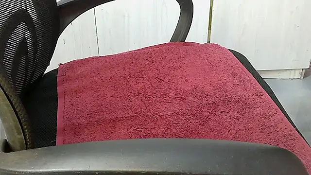 Creepy_Sexy: διαδικτυακό σόου στην κάμερα