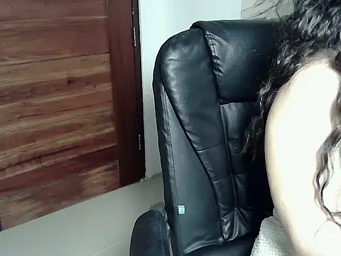 SweetAsianAss live XXX chat