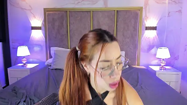 LolaGray__ Show Webcam