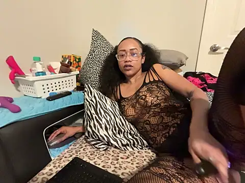 RylReese: онлайн-секс-чат