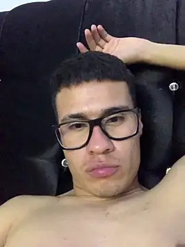 Latin_Paisa_Boy 网络视讯表演