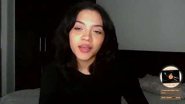 _curiouskitten_'s Live XXX Chat